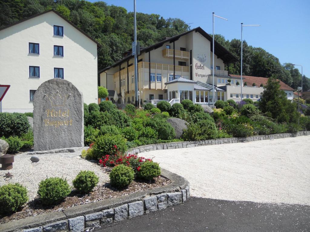 Hotel Burgwirt Deggendorf Eksteriør billede